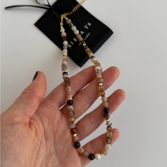 684 Dyed Quartz Stone Necklace - Picture 6 of 6